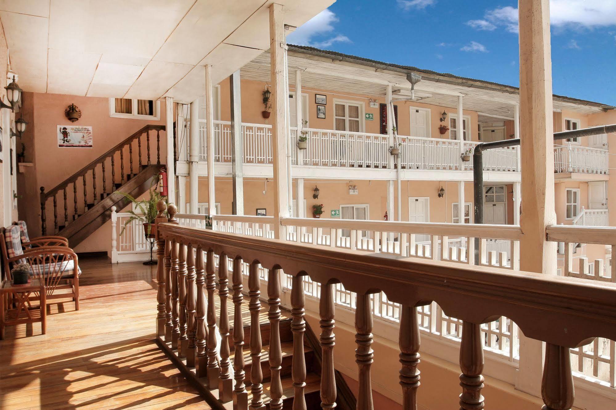Hotel Europa Alausí Extérieur photo